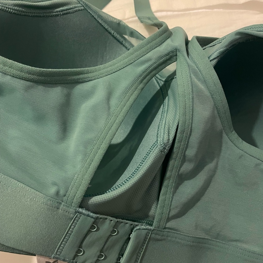 GUC All in Motion Sports Bra size XXL